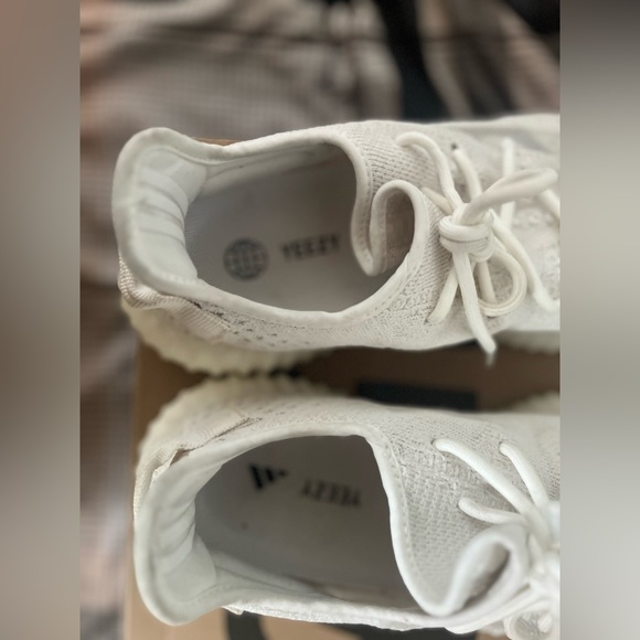 Yeezy Other - Yezzy 350 v2 cream
